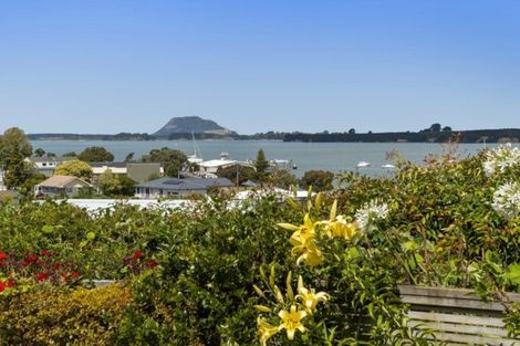 Photo of property in 19a Omokoroa Road, Omokoroa, 3114