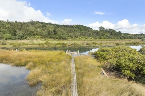 Photo of property in 106 Whitby Place, Whangamata, 3620