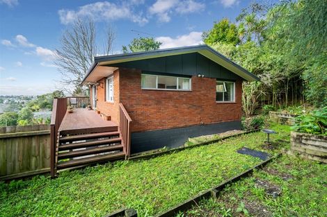 Photo of property in 94 Ayton Drive, Totara Vale, Auckland, 0629