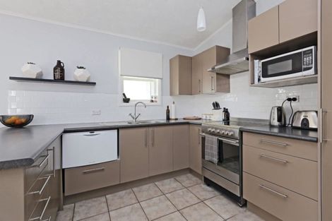 Photo of property in 206 Lascelles Street, Saint Leonards, Hastings, 4120