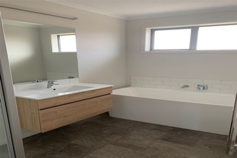 Photo of property in 12 Tarata Grove, Lansdowne, Masterton, 5810