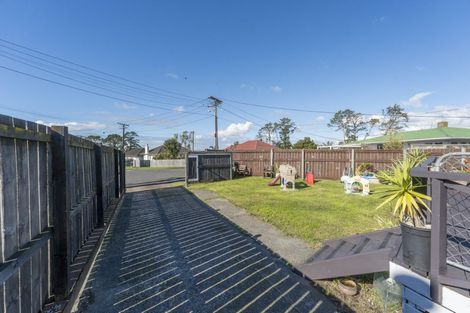 Photo of property in 23 Bedford Street, Te Atatu South, Auckland, 0610