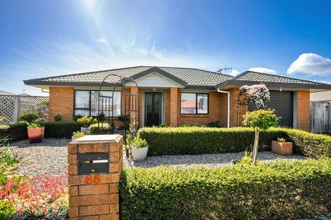 Photo of property in 85 Guildford Drive, Paraparaumu, 5032