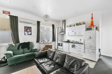 Photo of property in 262 The Terrace, Te Aro, Wellington, 6011