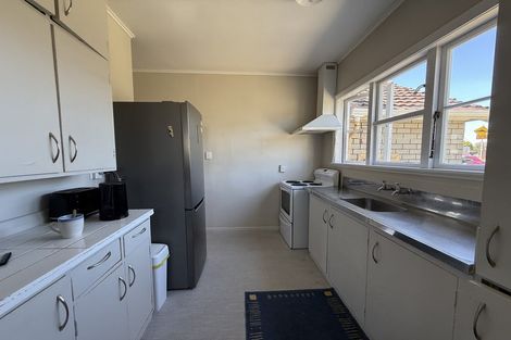 Photo of property in 192 Rathgar Road, Henderson, Auckland, 0610