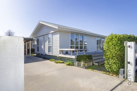 Photo of property in 2 Applemoors Way, Riverhead, 0820