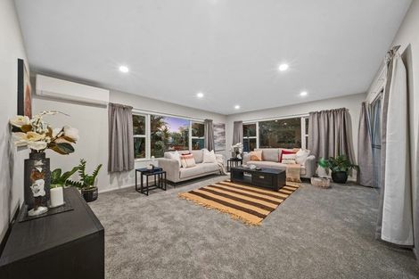 Photo of property in 6 Youngs Road, Papakura, 2110