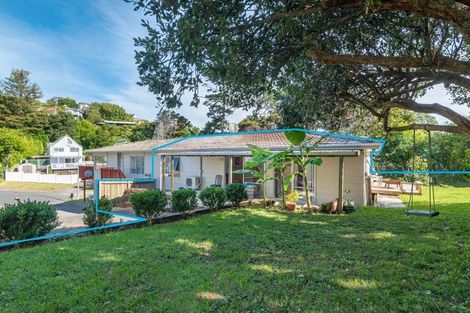 Photo of property in 2/31 Sispara Place, Beach Haven, Auckland, 0626