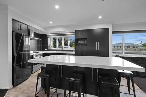 Photo of property in 12 Ngaio Street, Strandon, New Plymouth, 4312