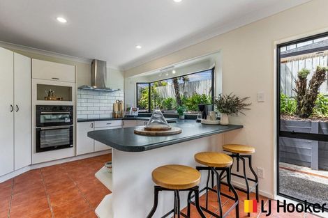 Photo of property in 38 Wairere Road, The Gardens, Auckland, 2105