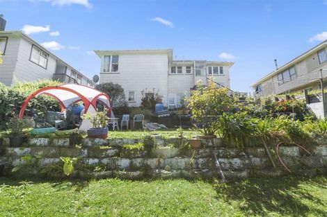 Photo of property in 18 Cornwall Crescent, Cannons Creek, Porirua, 5024