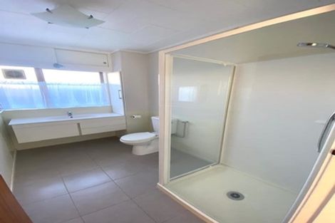 Photo of property in 2/13 Walter Street, Hauraki, Auckland, 0622