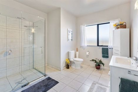 Photo of property in 30 Russell Street, Westport, 7825