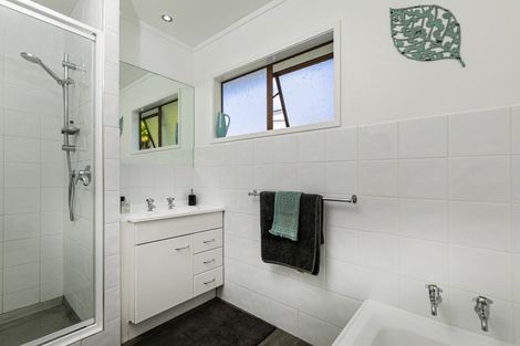 Photo of property in 5 Reynolds Place, Torbay, Auckland, 0630