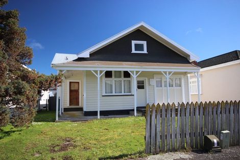 Photo of property in 8 Pirie Street, Palmerston North, 4410