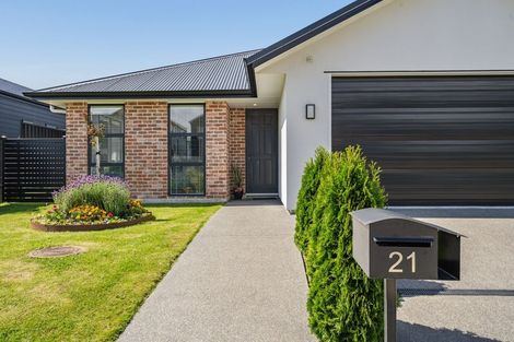Photo of property in 21 Cynisca Crescent, Wallaceville, Upper Hutt, 5018