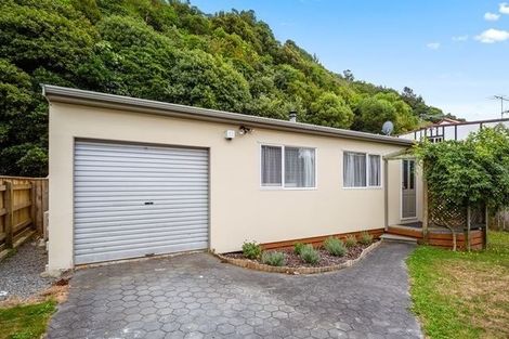 Photo of property in 92 Rangituhi Crescent, Takapuwahia, Porirua, 5022