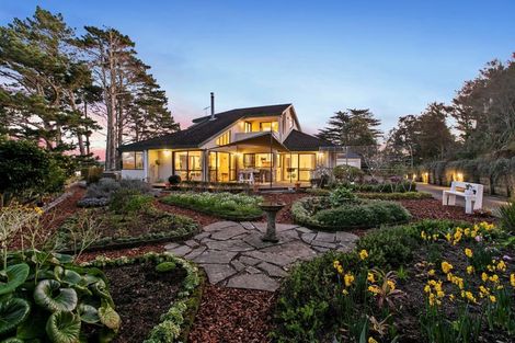 Photo of property in 1 Whangaparaoa Road, Red Beach, 0932