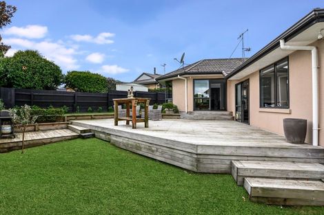 Photo of property in 16 Palm Grove Drive, Western Heights, Hamilton, 3200