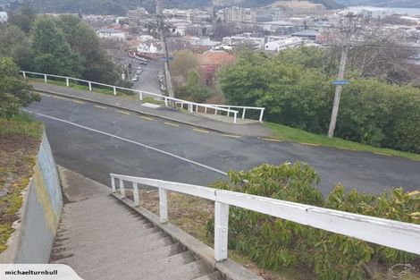 Photo of property in 5 Cobden Street, Dunedin Central, Dunedin, 9016