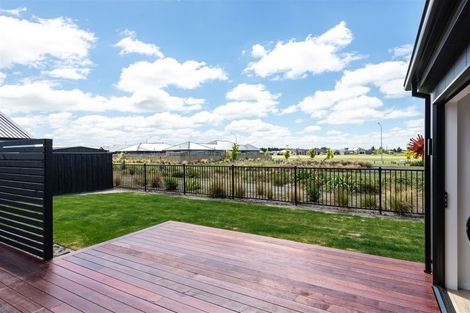 Photo of property in 23 Angus Place, Rangiora, 7400