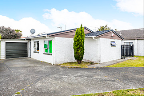 Photo of property in 17a Corolu Place, Conifer Grove, Takanini, 2112