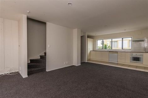 Photo of property in Krisley Court, 15/6 Ambrico Place, New Lynn, Auckland, 0600