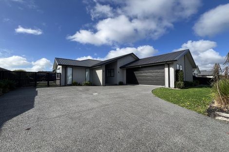 Photo of property in 16 Kimbrae Drive, Rototuna North, Hamilton, 3210