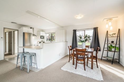 Photo of property in 2/7 Matipo Road, Te Atatu Peninsula, Auckland, 0610