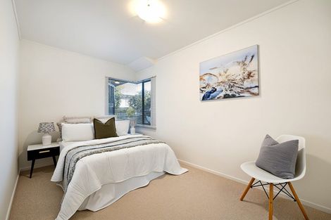 Photo of property in 4 Rhinevale Close, Henderson, Auckland, 0612