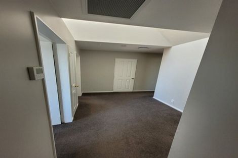 Photo of property in 15b Kinapori Terrace, Newlands, Wellington, 6037