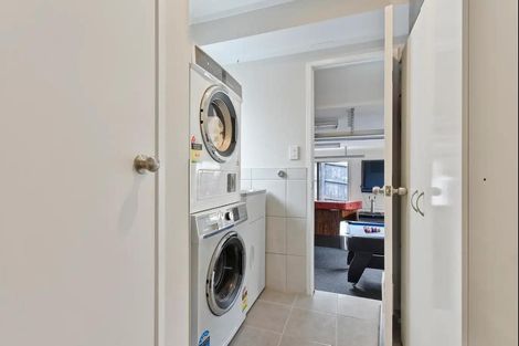 Photo of property in 46 Kingsclere Place, Goodwood Heights, Auckland, 2105