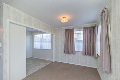 Photo of property in 39 Karaka Crescent, Levin, 5510
