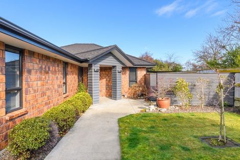 Photo of property in 44 Chestnut Close, Kelvin Grove, Palmerston North, 4414