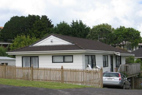 Photo of property in 2/24 Richards Avenue, Forrest Hill, Auckland, 0620