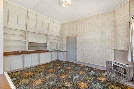 Photo of property in 2 Caius Avenue, Gonville, Whanganui, 4501