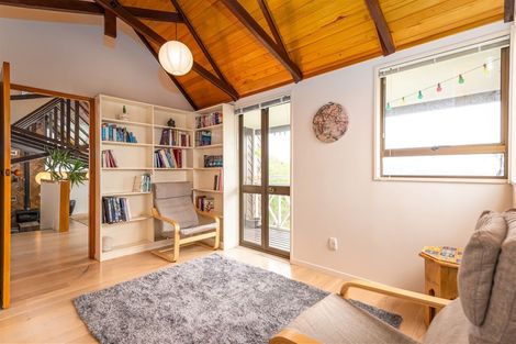 Photo of property in 2 Roland Lane, Mount Pleasant, Christchurch, 8081