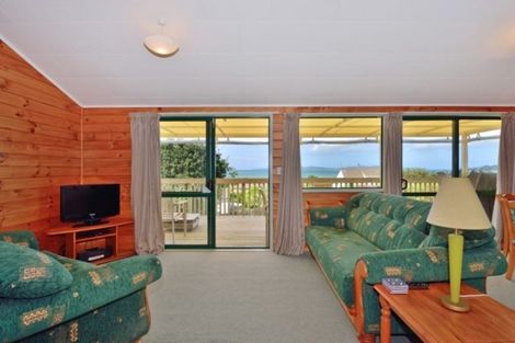 Photo of property in 20 Kotuku Place, Snells Beach, 0920