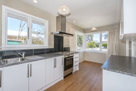 Photo of property in 18 Eglinton Street, Avondale, Christchurch, 8061