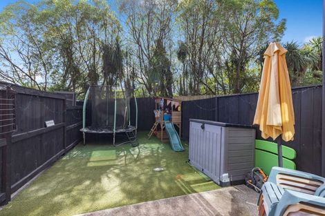 Photo of property in 28 Kotuitui Street, Manukau, Auckland, 2104