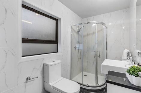 Photo of property in 16 Fernhill Way, Oteha, Auckland, 0632