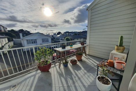 Photo of property in 3e Papawai Terrace, Mount Cook, Wellington, 6021