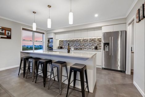 Photo of property in 27 Pioneer Rise, Silverdale, 0932