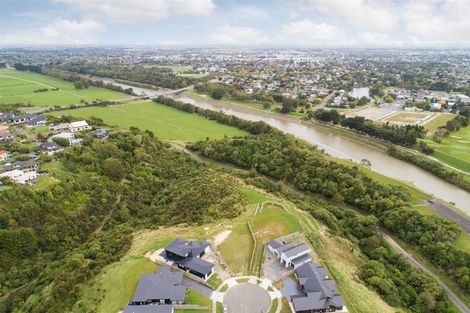 Photo of property in 73 Vaucluse Heights, Fitzherbert, Palmerston North, 4410