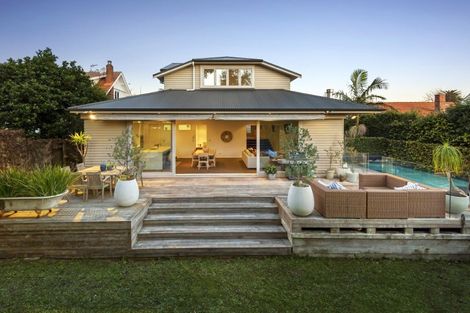 Photo of property in 233 Jervois Road, Herne Bay, Auckland, 1011