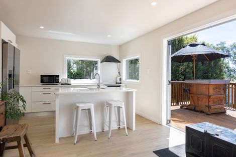 Photo of property in 11 Ranui Street, Waikawa, Picton, 7220