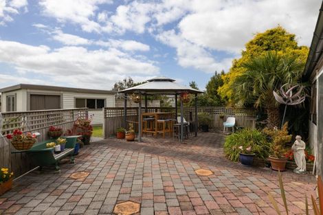 Photo of property in 38 Pipiroa Road, Ngatea, 3503