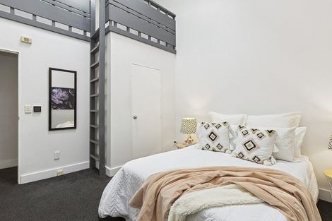 Photo of property in 1/5 Hopper Street, Mount Cook, Wellington, 6011