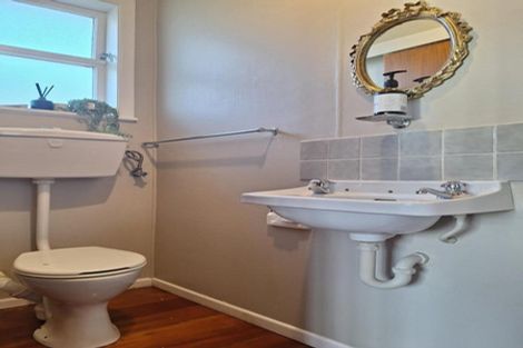 Photo of property in 8 Chamberlain Road, Karori, Wellington, 6012