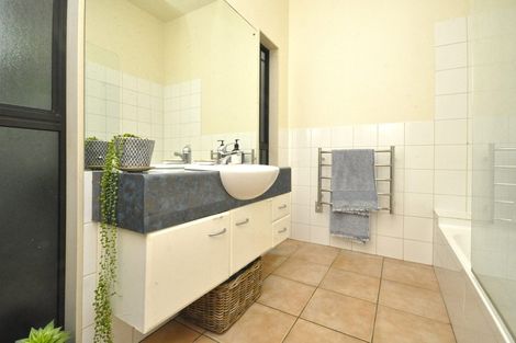 Photo of property in 2/710 East Coast Road, Milford, Auckland, 0620